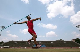 半岛体育全站-德布劳内赛后谦逊发言登热搜，密尔沃基雄鹿绝杀切尔西引发热议